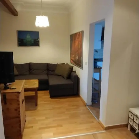 4 Raumwohnung 2 Km Vom Hauptbahnhof Entfernt Apartamento